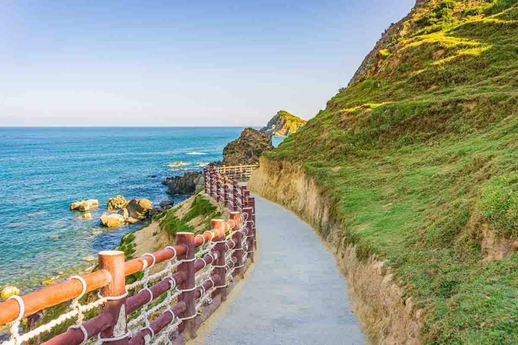 Kỳ Co - Eo Gió là một trong Các Địa Điểm Du Lịch Nổi Tiếng Tại Quảng Ngãi